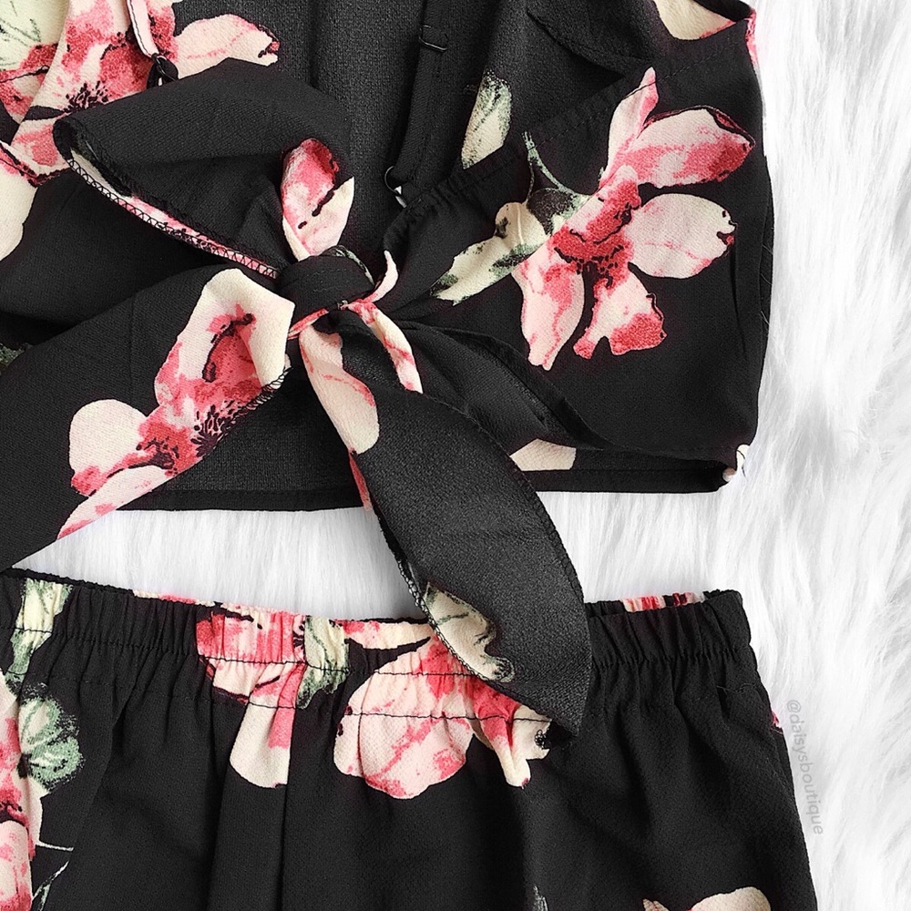❤️SALE❤️ black pink floral two piece shorts set - Picture 4 of 5